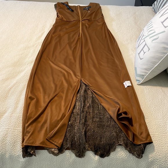 Beautiful Metallic Brown Knitted fully lined gown with scalloped edges. - Picture 6 of 12